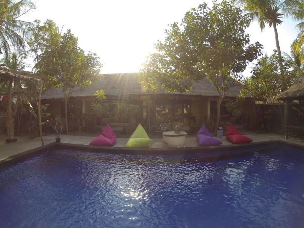 Indigenous Bungalow Gili Trawangan Exterior photo